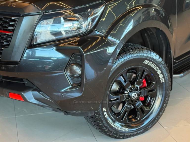 NISSAN - FRONTIER - 2022/2023 - Preta - R$ 183.900,00