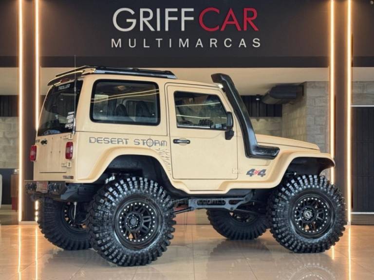 TROLLER - T4 - 2011/2011 - Bege - R$ 179.900,00
