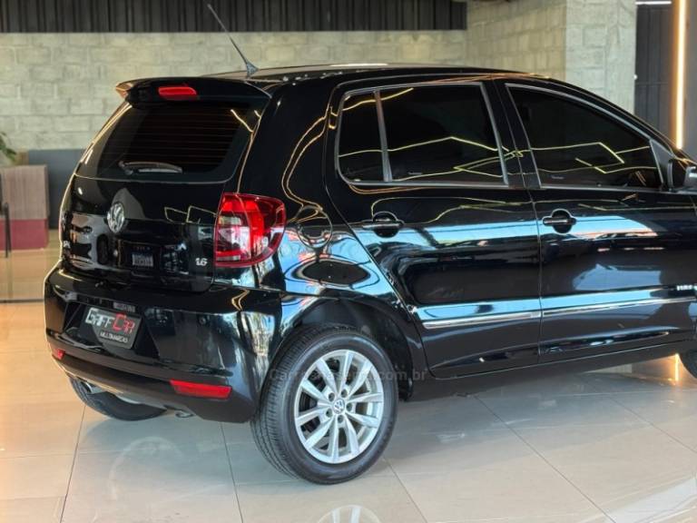 VOLKSWAGEN - FOX - 2013/2013 - Preta - R$ 42.900,00