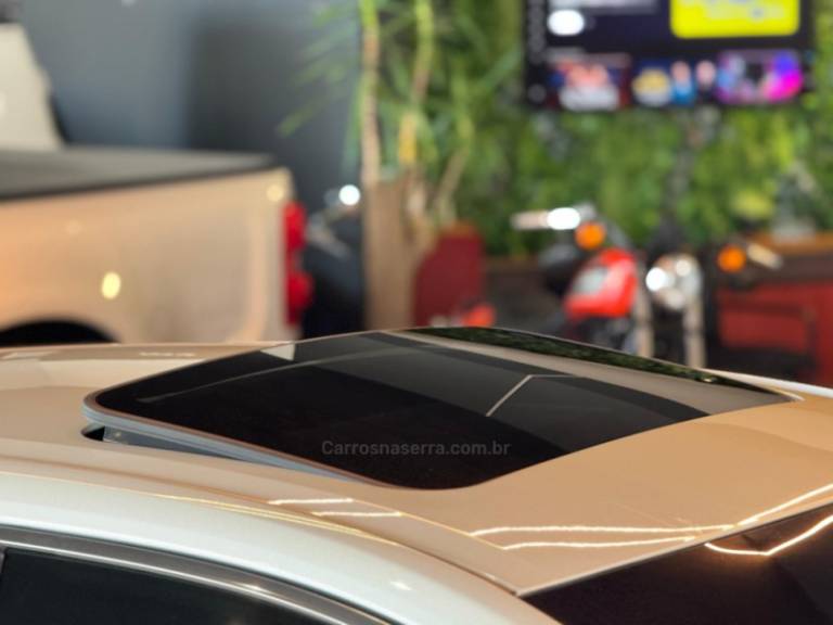 TOYOTA - COROLLA - 2020/2021 - Branca - R$ 139.900,00