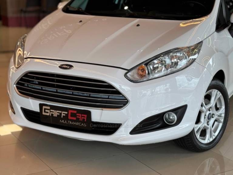 FORD - FIESTA - 2013/2014 - Branca - R$ 44.900,00